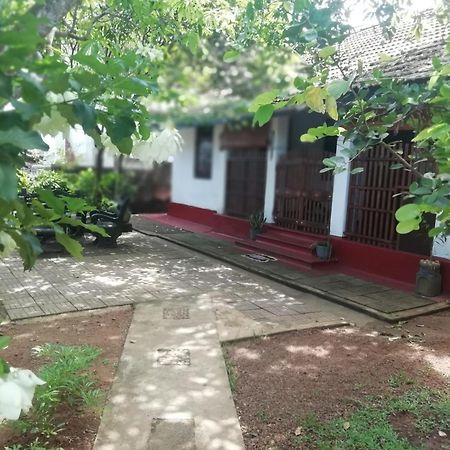 Ami place Hikkaduwa Zewnętrze zdjęcie