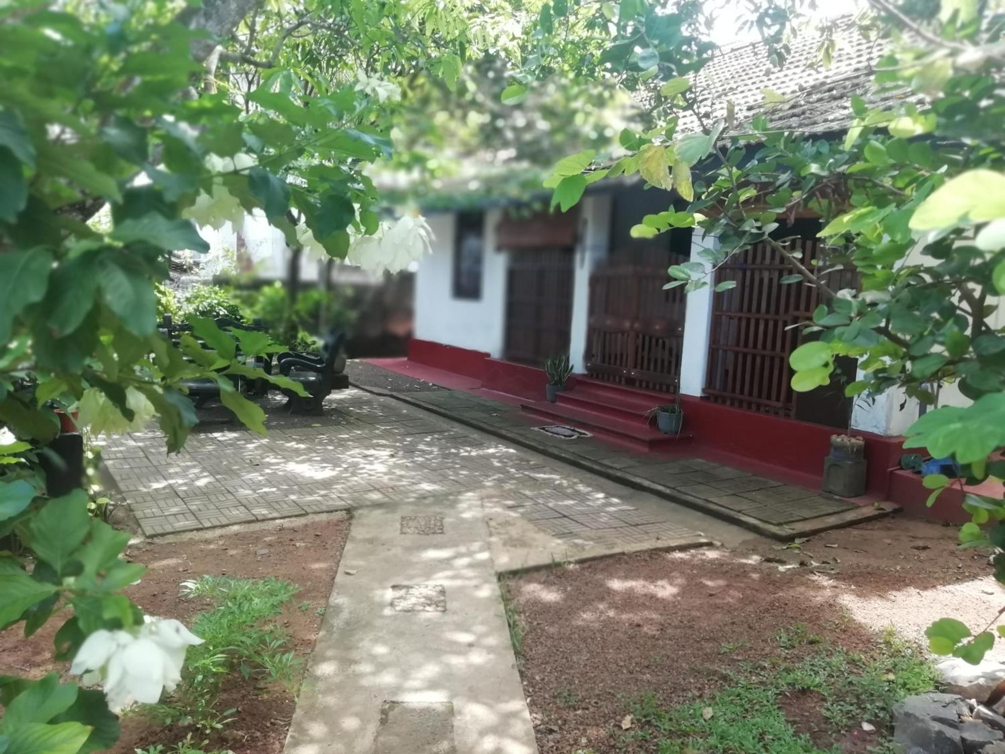 Ami place Hikkaduwa Zewnętrze zdjęcie